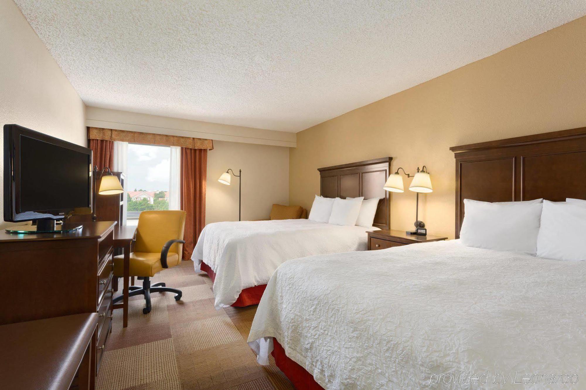Hampton Inn Dallas Irving Las Colinas Exterior photo