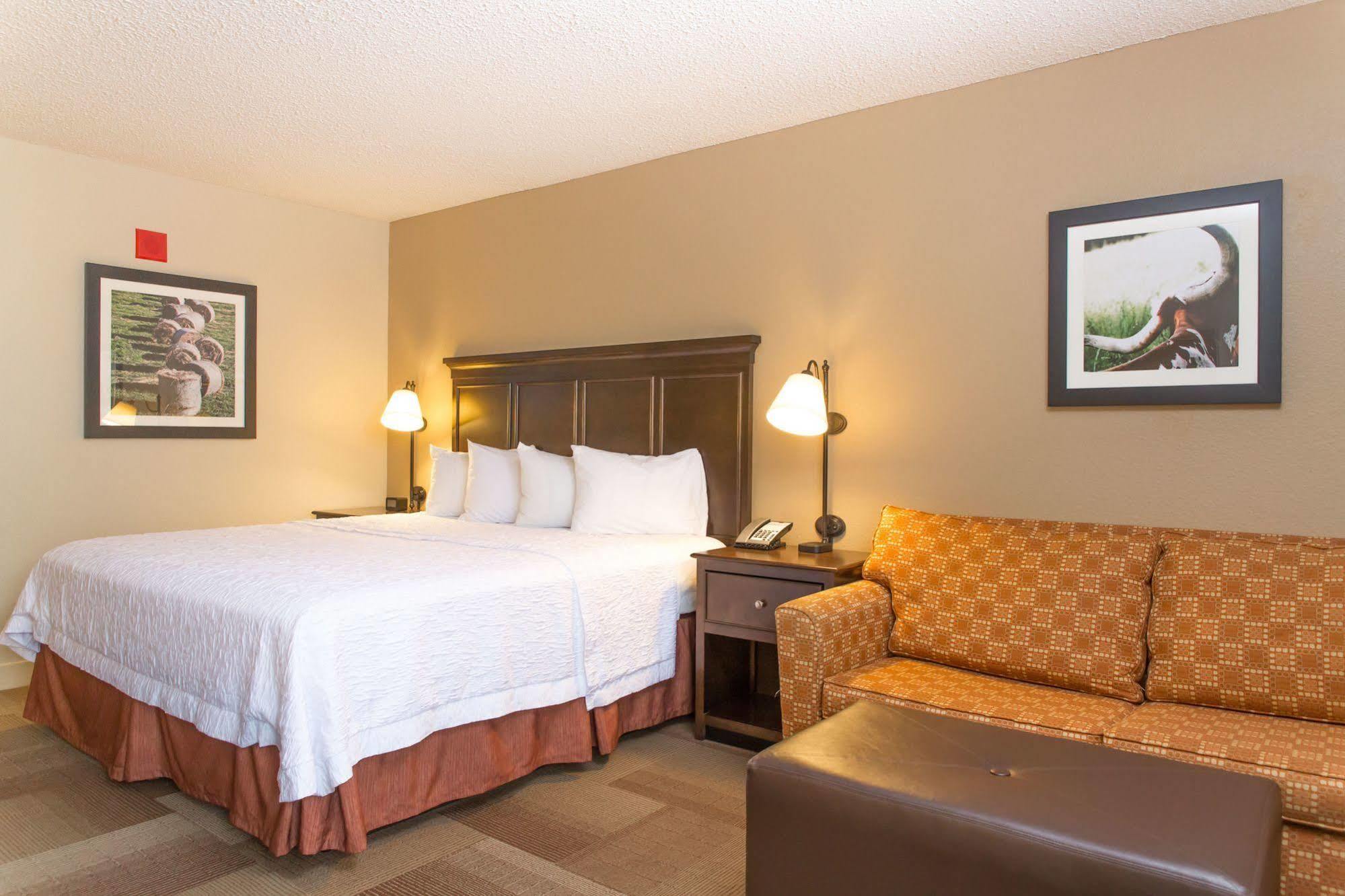 Hampton Inn Dallas Irving Las Colinas Exterior photo